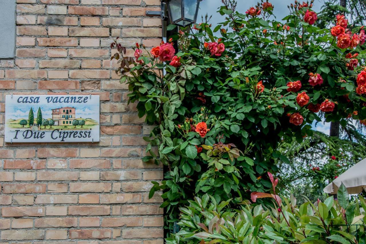 Gasthaus I Due Cipressi Torrenieri Exterior foto